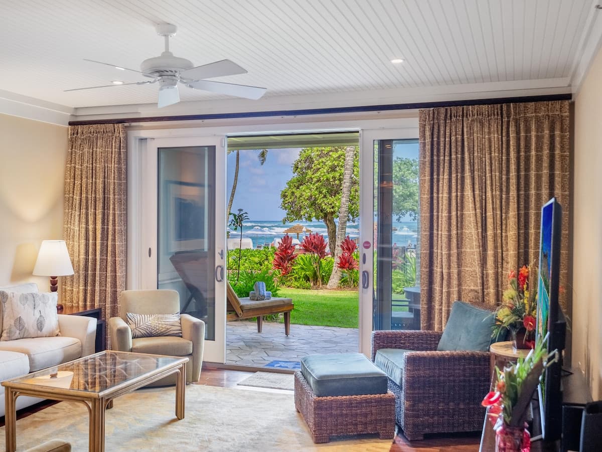 Villa in Kahuku · ★5.0 · 4 bedrooms · 6 beds · 3 private baths - Photo 1