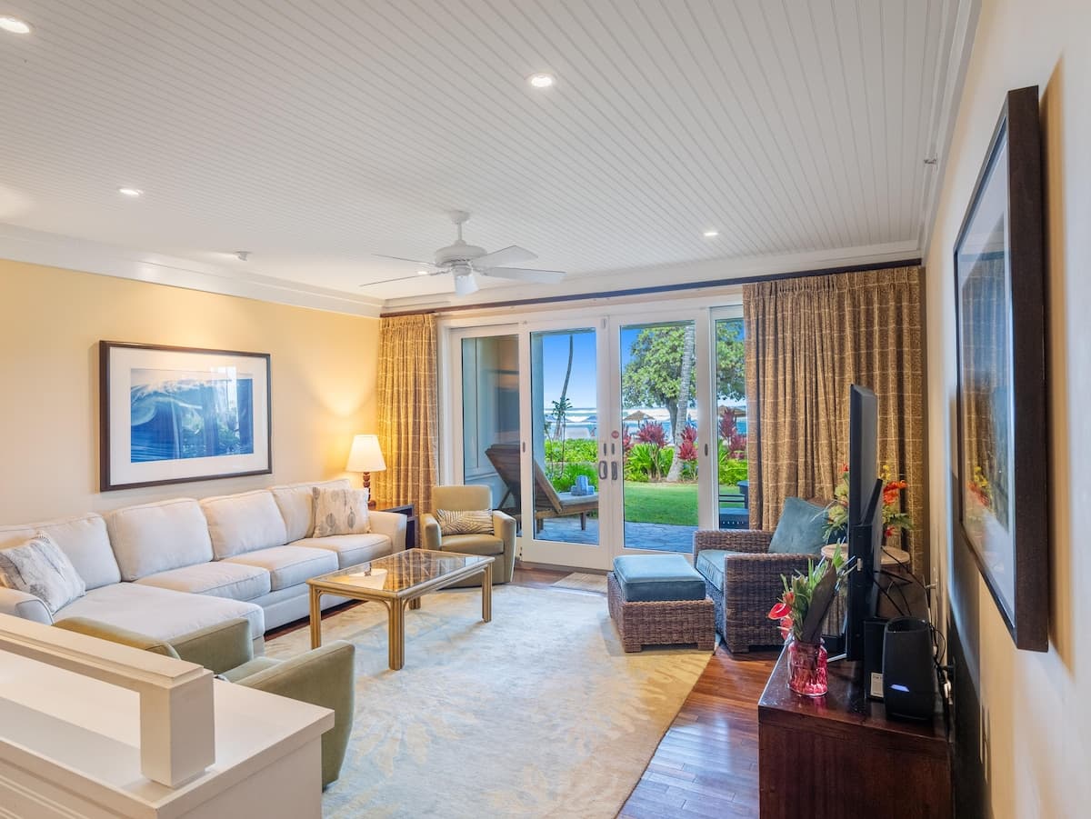Villa in Kahuku · ★5.0 · 4 bedrooms · 6 beds · 3 private baths - Photo 5