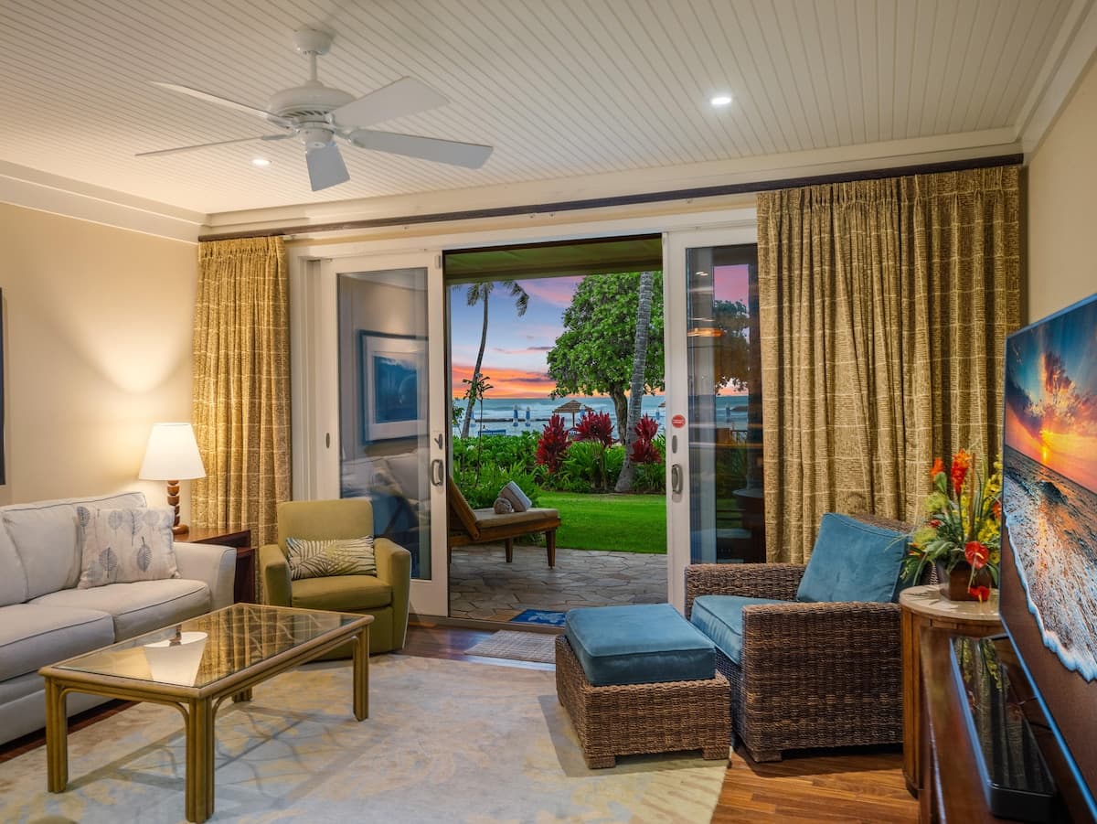 Villa in Kahuku · ★5.0 · 4 bedrooms · 6 beds · 3 private baths - Photo 4