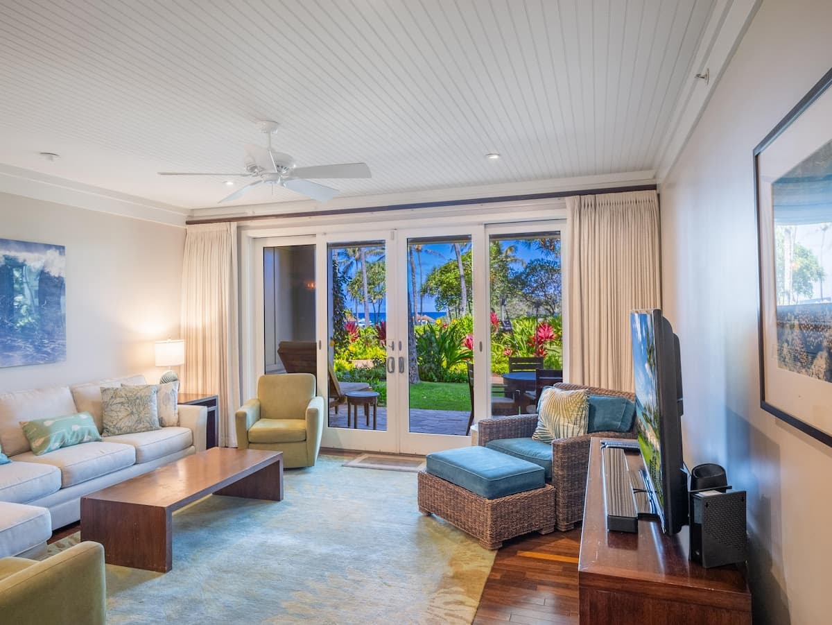Villa in Kahuku · ★5.0 · 4 bedrooms · 6 beds · 3 private baths - Photo 2