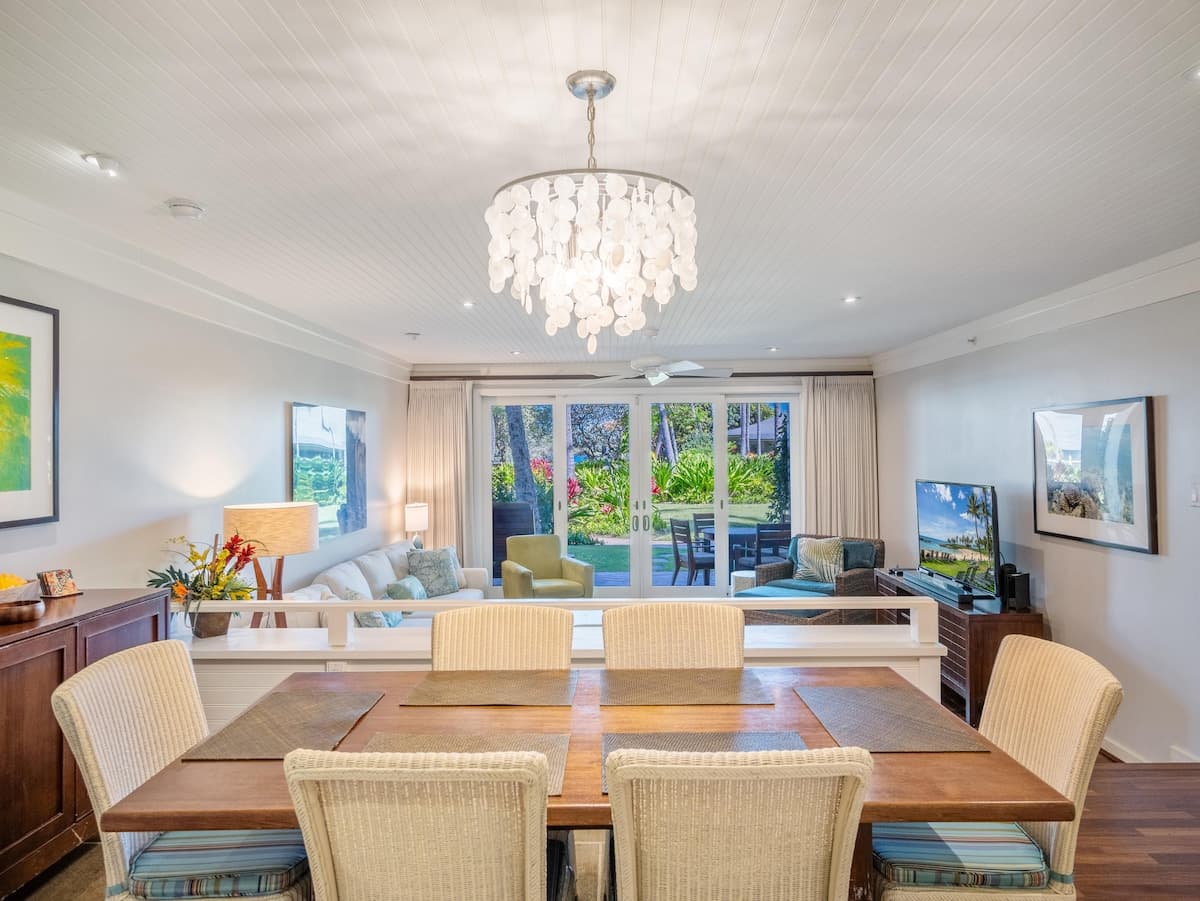 Villa in Kahuku · ★5.0 · 4 bedrooms · 6 beds · 3 private baths - Photo 4