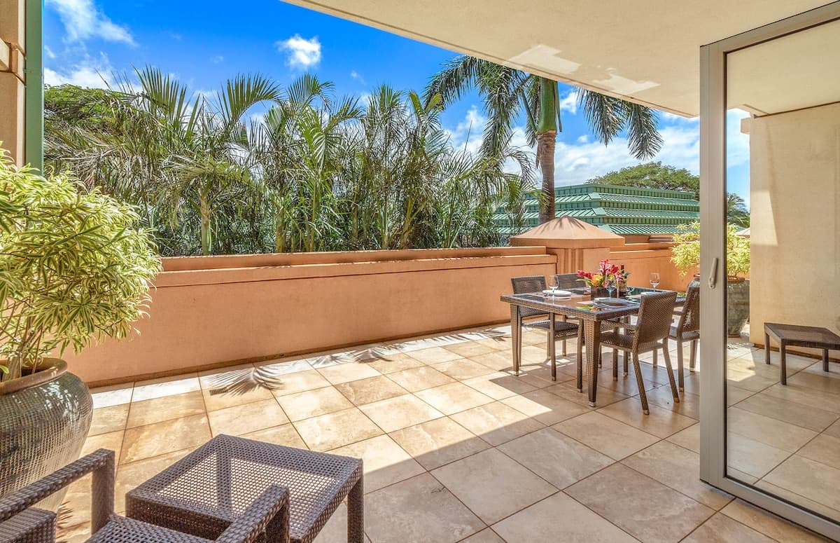 Condo in Lahaina · ★4.85 · 1 bedroom · 2 beds · 1 shared bath - Photo 1
