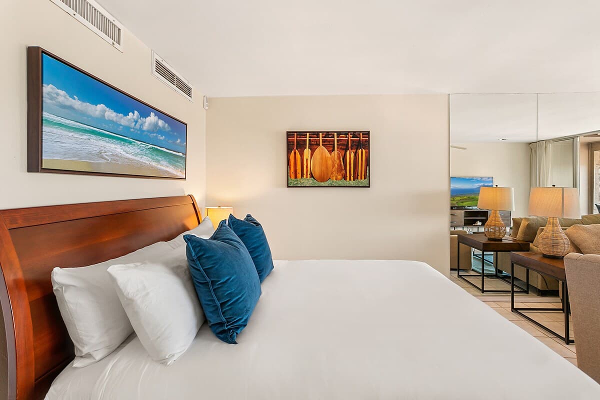 Condo in Lahaina · ★4.8 · 1 bedroom · 2 beds · 1 bath - Photo 3