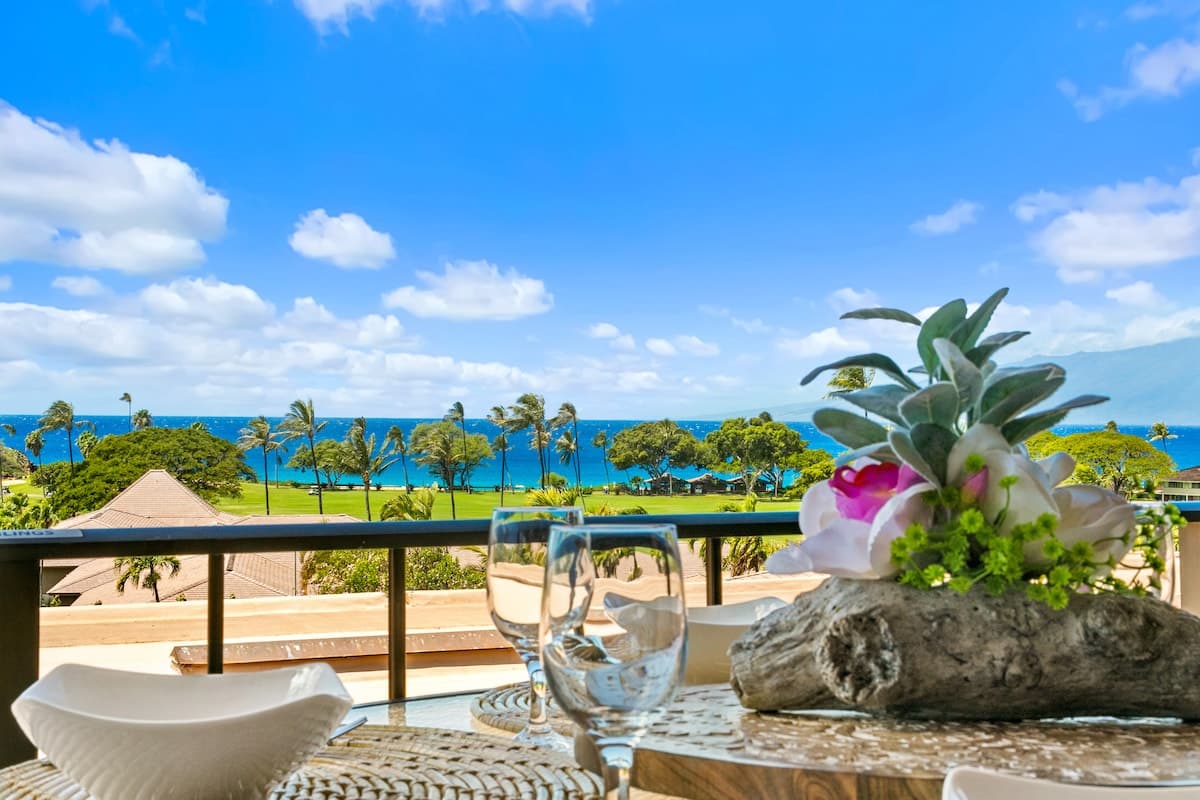 Condo in Lahaina · ★4.8 · 1 bedroom · 2 beds · 1 bath - Photo 1