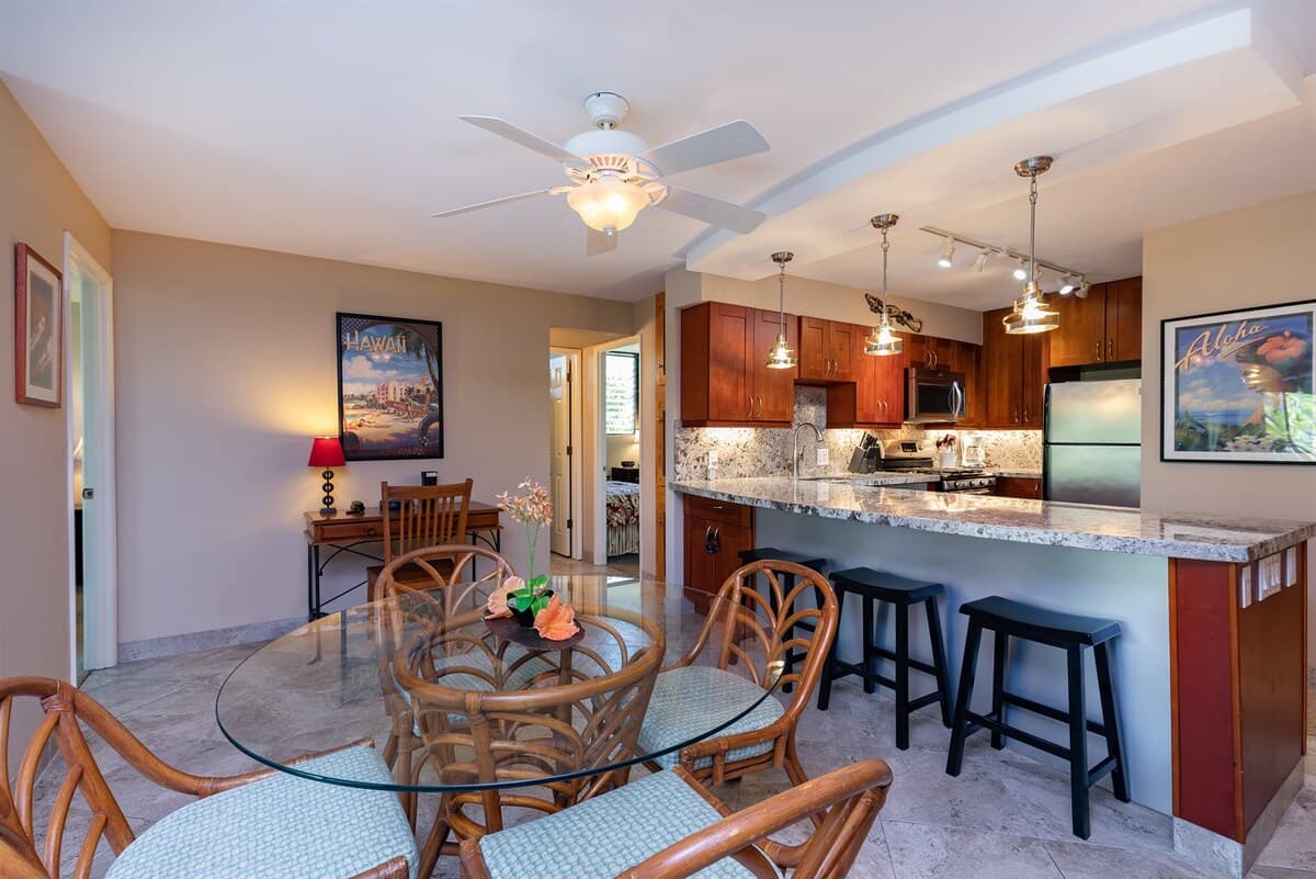 Condo in Kihei · ★4.82 · 2 bedrooms · 4 beds · 2 private baths - Photo 5