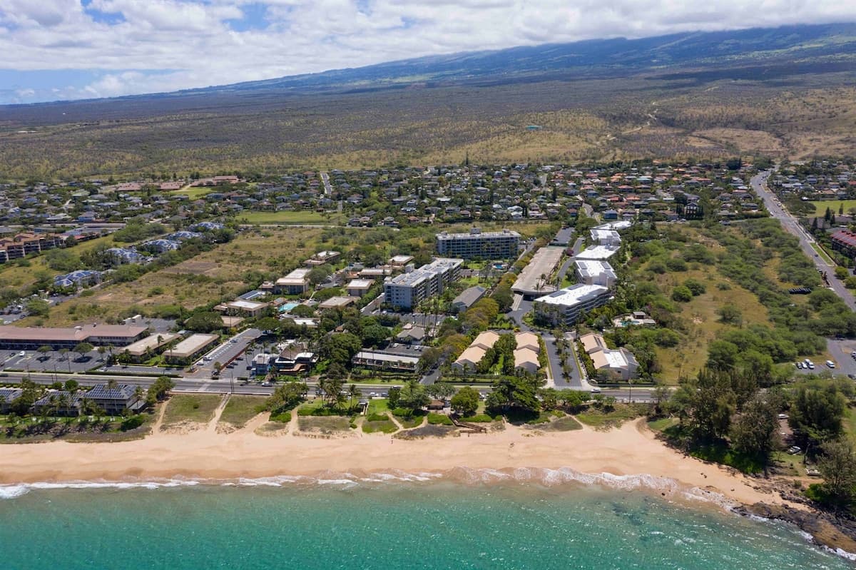Condo in Kihei · ★4.82 · 2 bedrooms · 4 beds · 2 private baths - Photo 3
