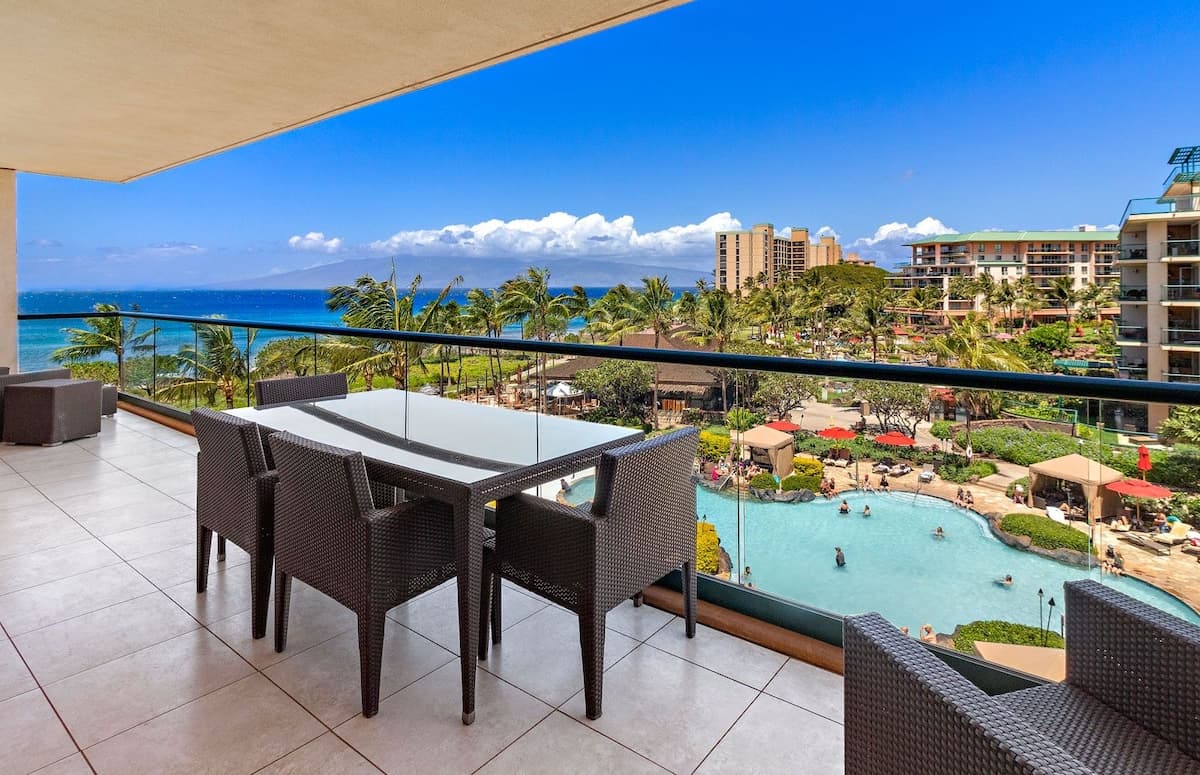 Condo in Lahaina · ★4.95 · 3 bedrooms · 5 beds · 3 baths - Photo 1