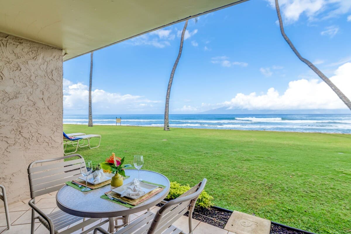 Condo in Lahaina · ★4.86 · 1 bedroom · 2 beds · 1 private bath - Photo 2