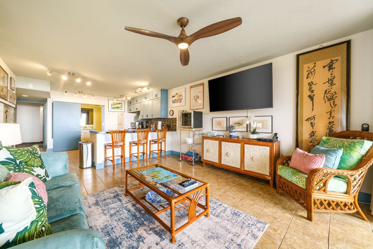 Condo in Kailua-Kona · ★4.88 · 1 bedroom · 2 beds · 2 shared baths - Photo 5