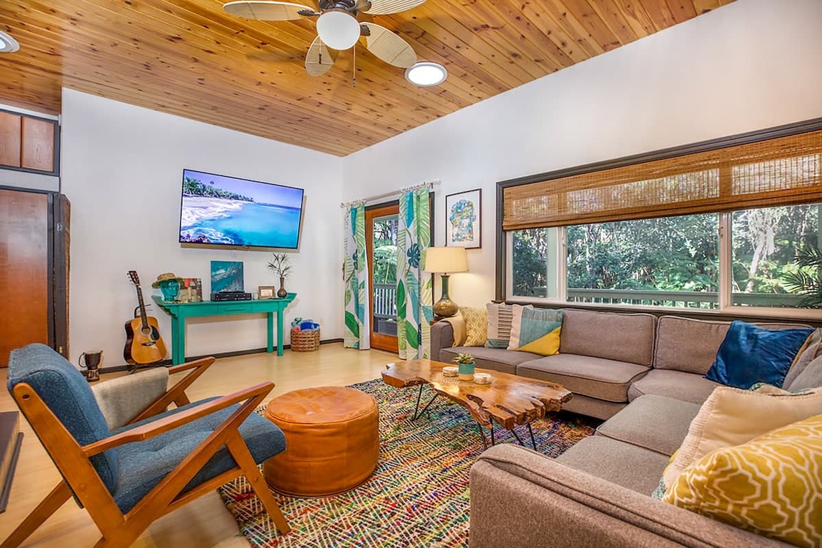Home in Volcano · ★4.92 · 2 bedrooms · 2 beds · 1.5 baths - Photo 4