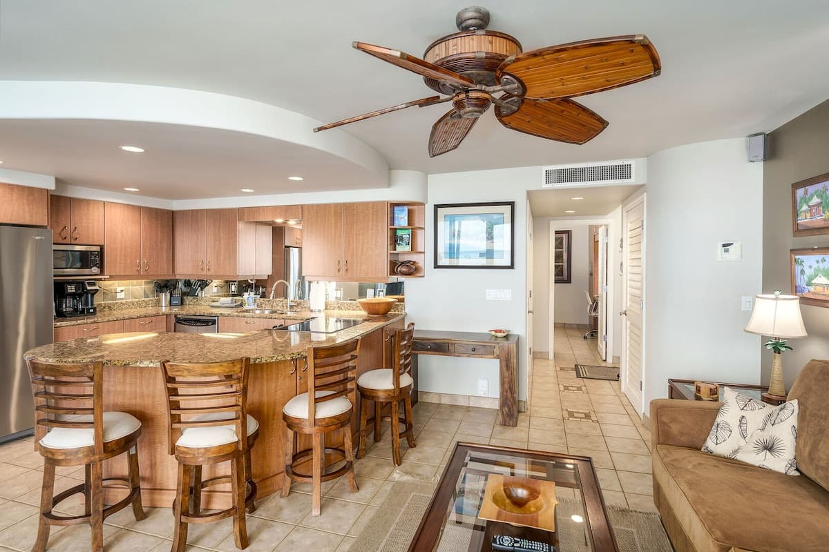 Condo in Kihei · ★4.93 · 1 bedroom · 1 bed · 2 baths - Photo 3