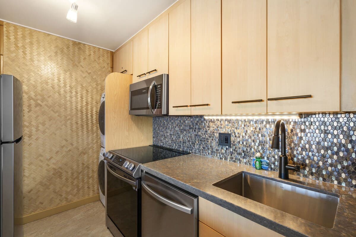 Condo in Kihei · ★4.67 · 1 bedroom · 2 beds · 1 private bath - Photo 3