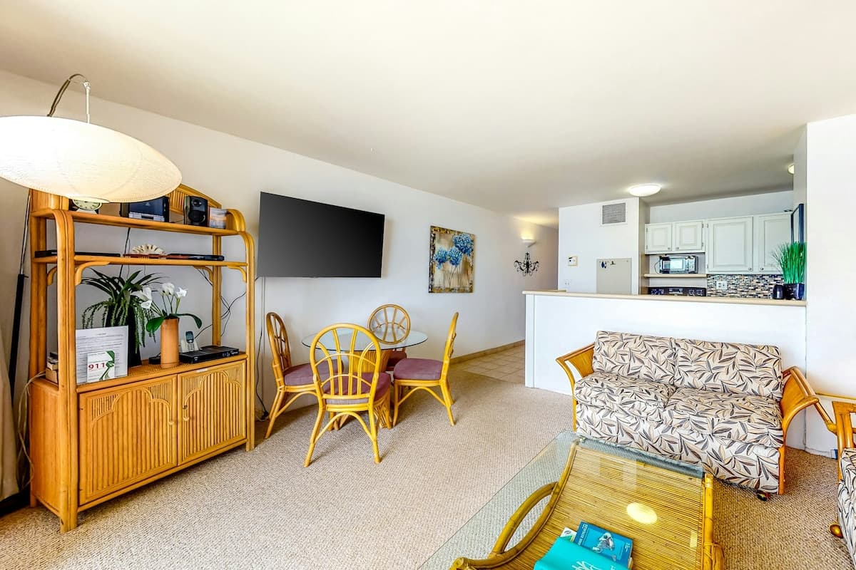 1BR Oceanfront | 2nd-Floor | Pool | Hot Tub - Photo 4