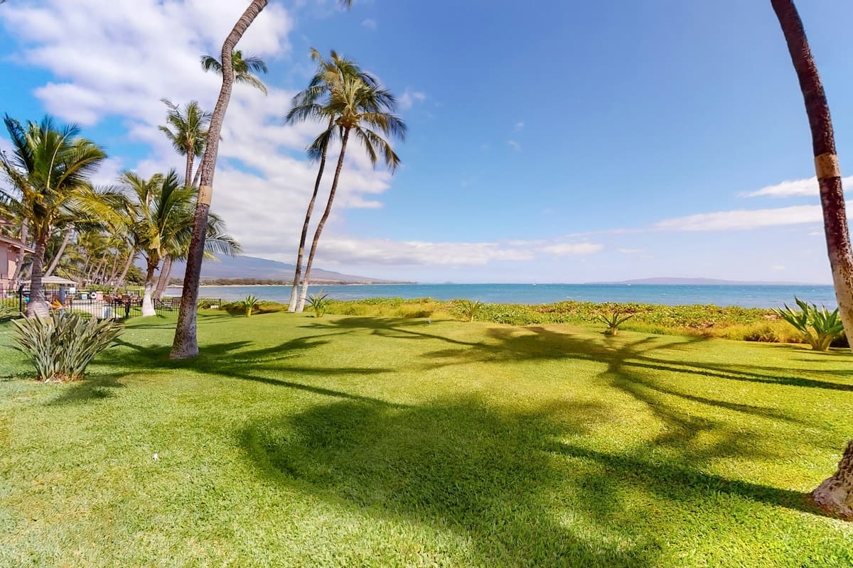 Condo in Kihei · ★4.47 · 1 bedroom · 2 beds · 1 shared bath - Photo 1