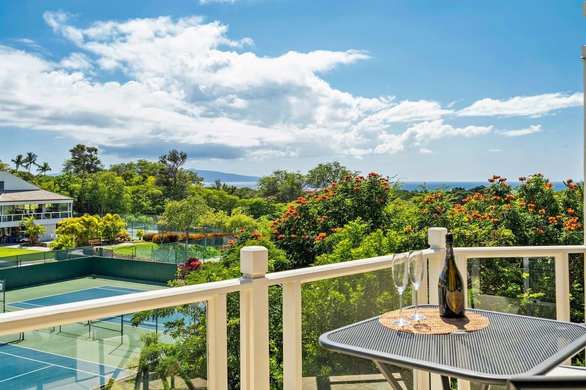 Condo in Kihei · ★4.75 · 2 bedrooms · 3 beds · 2 baths - Photo 1