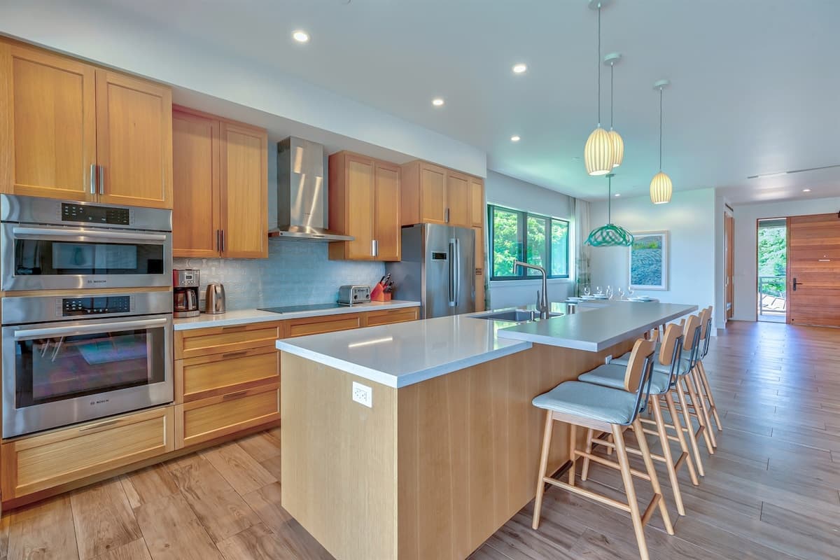 Villa in Lahaina · ★5.0 · 3 bedrooms · 4 beds · 3 baths - Photo 5