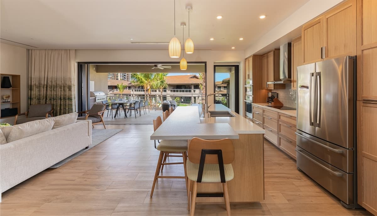 Villa in Lahaina · ★5.0 · 3 bedrooms · 4 beds · 3 baths - Photo 4