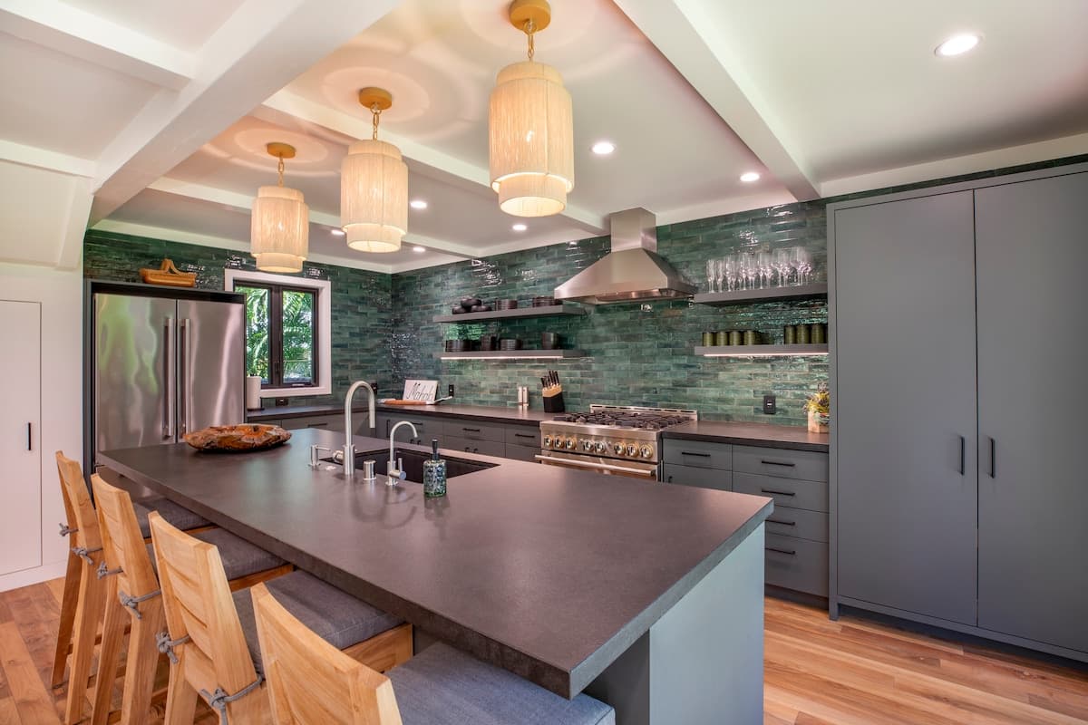 Home in Waimea · ★5.0 · 4 bedrooms · 8 beds · 4.5 baths - Photo 3