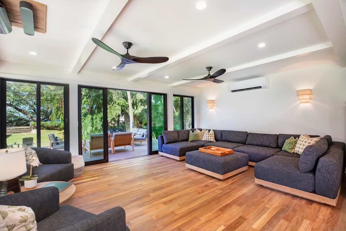 Home in Waimea · ★5.0 · 4 bedrooms · 8 beds · 4.5 baths - Photo 4