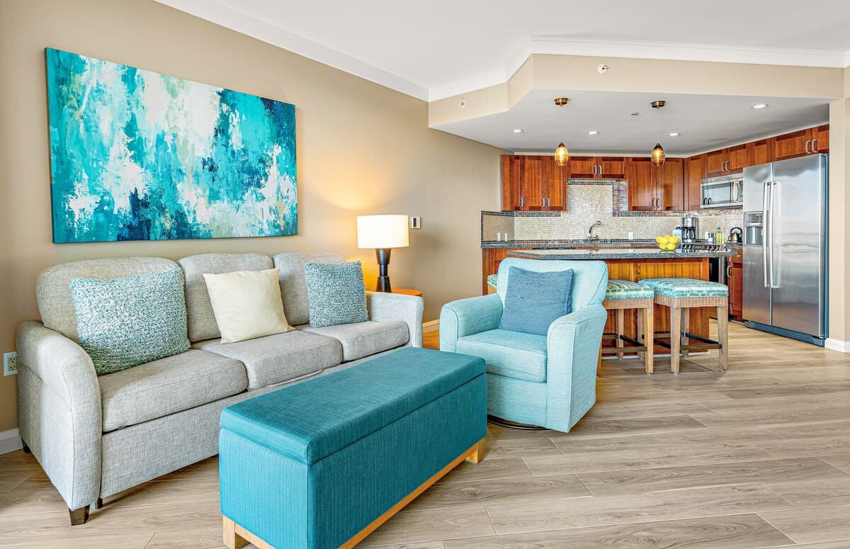 Condo in Lahaina · ★4.7 · Studio · 3 beds · 1 bath - Photo 4