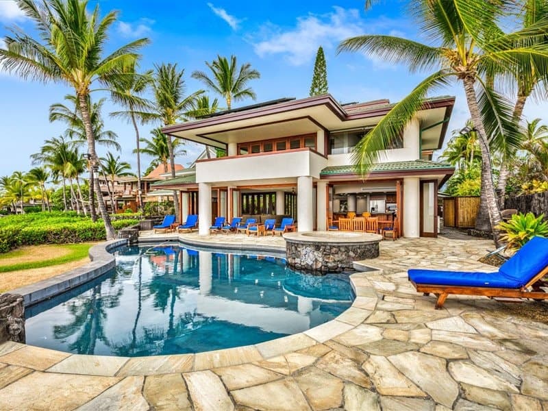 Home in Kailua-Kona · ★4.68 · 3 bedrooms · 6 beds · 3.5 baths - Photo 1
