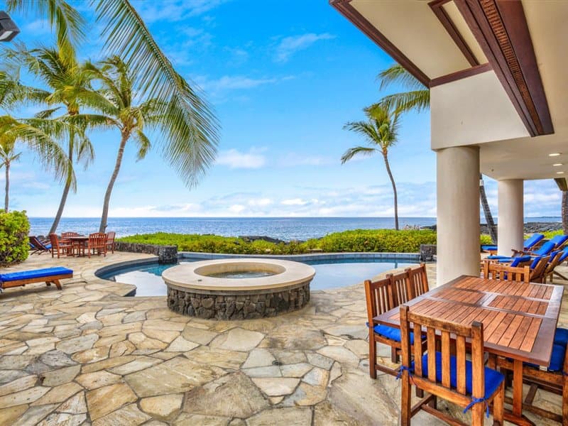 Home in Kailua-Kona · ★4.68 · 3 bedrooms · 6 beds · 3.5 baths - Photo 2