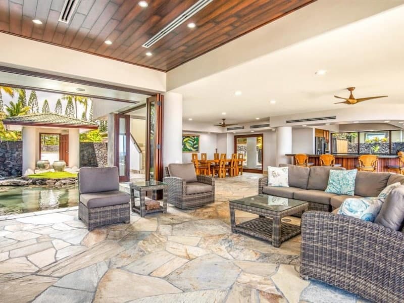 Home in Kailua-Kona · ★4.68 · 3 bedrooms · 6 beds · 3.5 baths - Photo 3