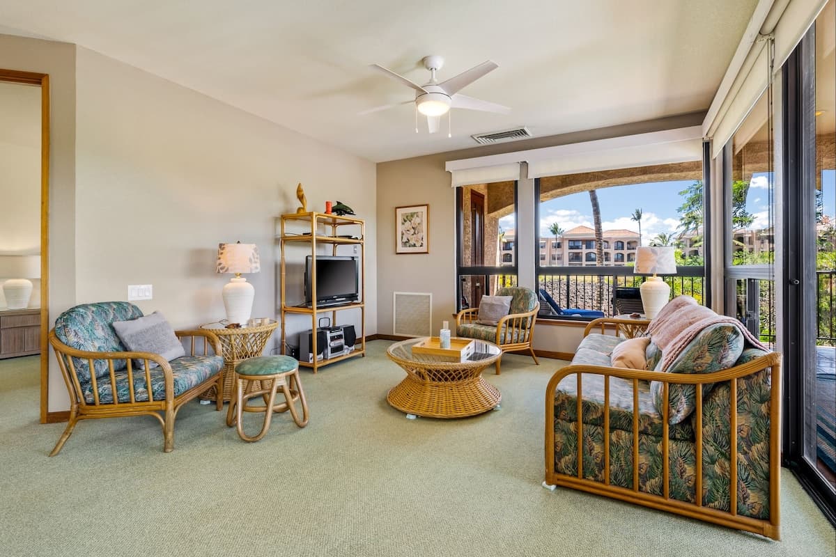 Condo in Waikoloa Village · ★4.65 · 1 bedroom · 2 beds · 1.5 shared baths - Photo 4