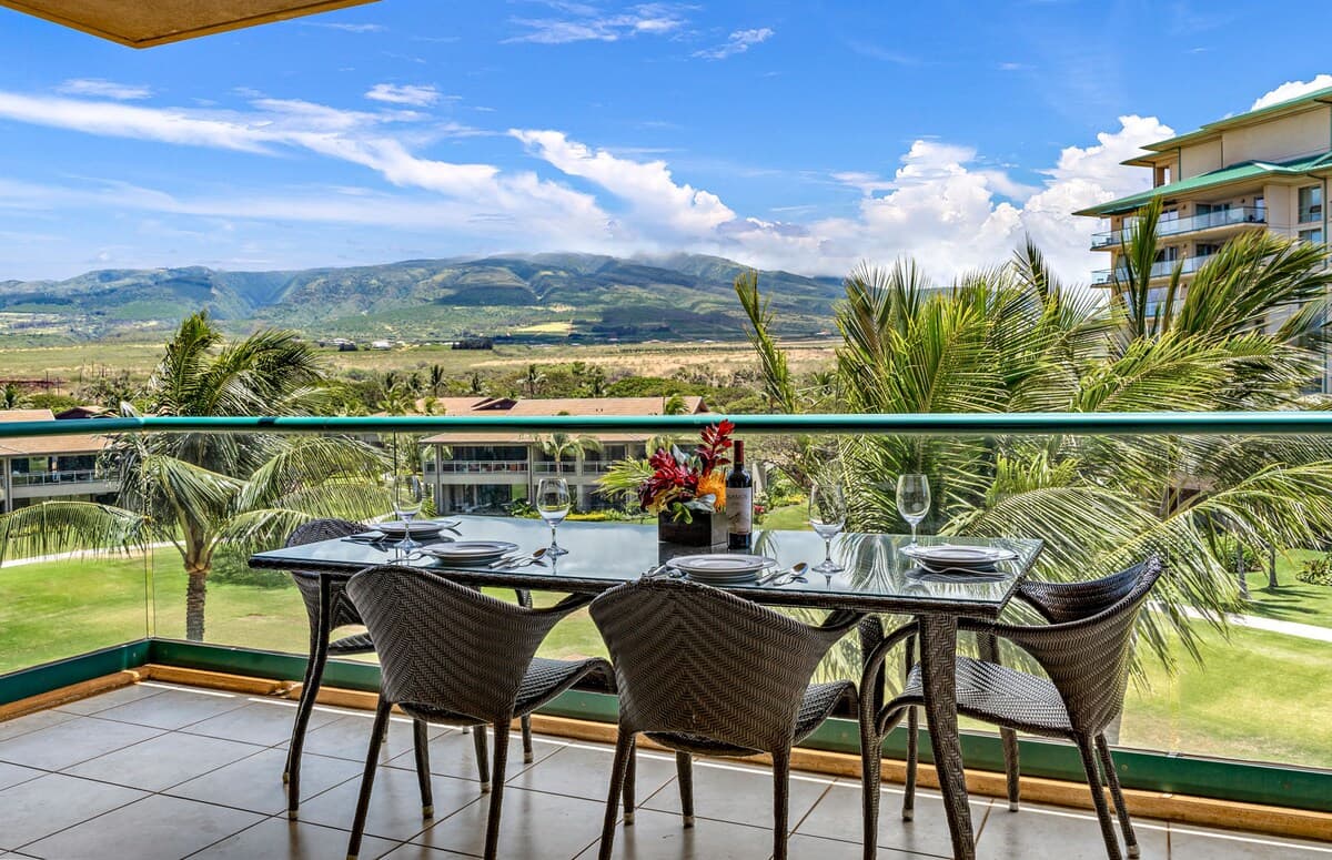 Condo in Lahaina · ★4.85 · 2 bedrooms · 3 beds · 2 baths - Photo 3