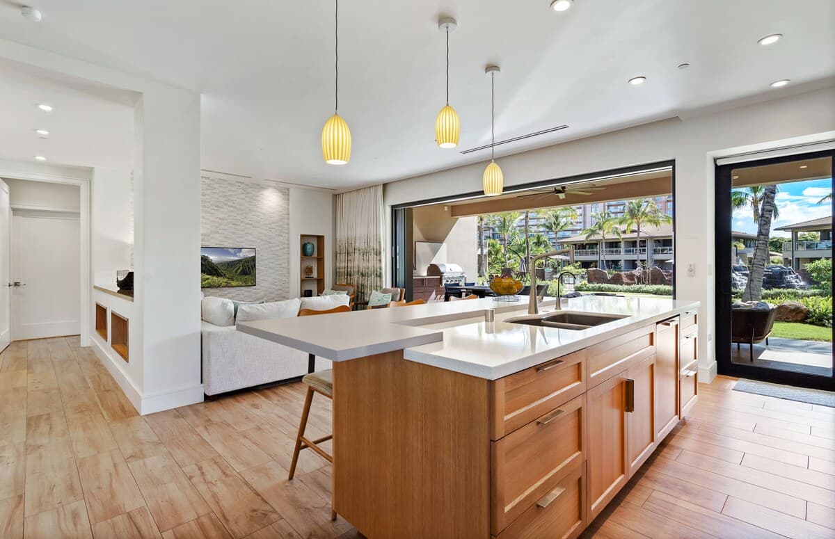 Condo in Lahaina · ★4.43 · 3 bedrooms · 4 beds · 3 baths - Photo 4