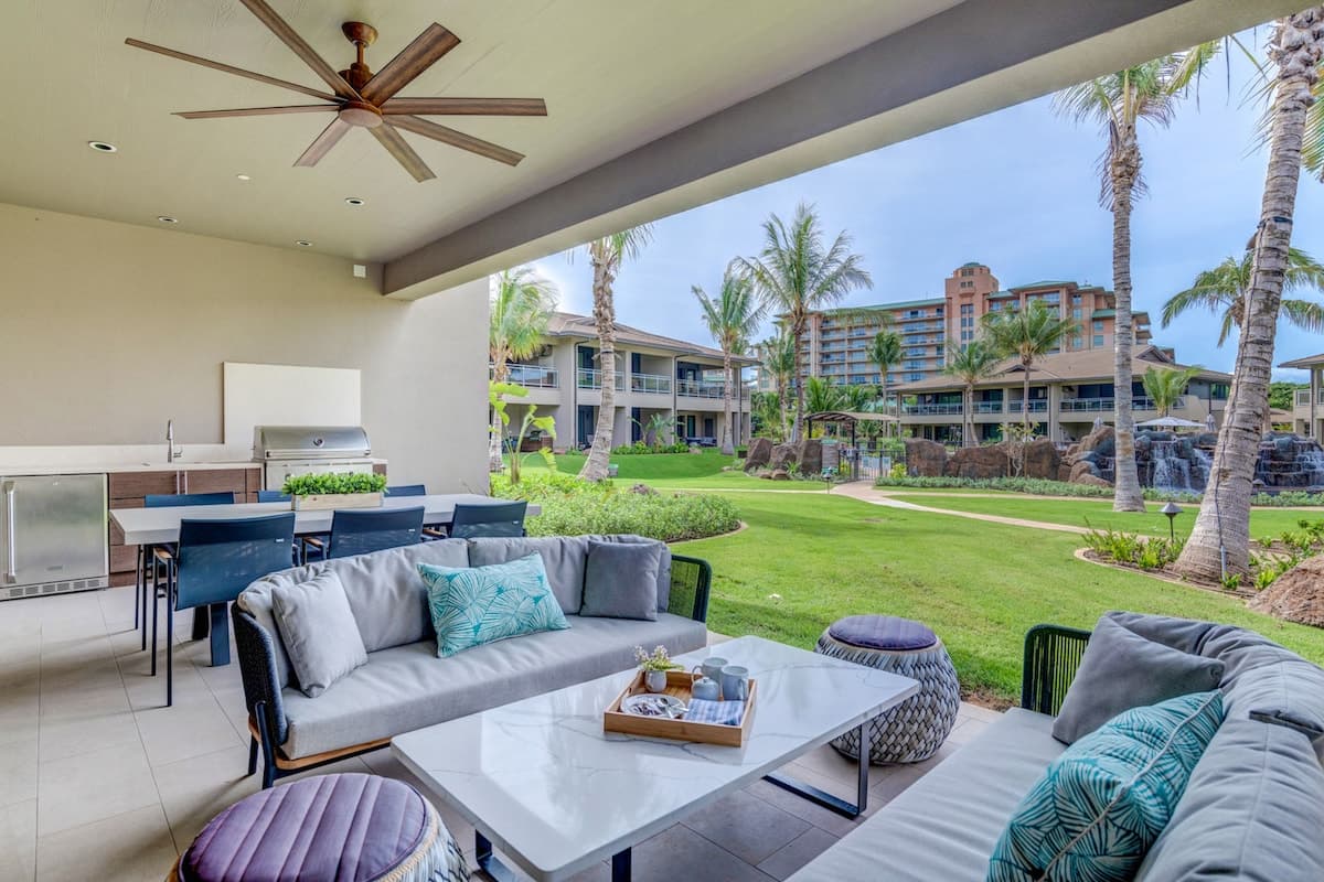 Condo in Lahaina · ★4.43 · 3 bedrooms · 4 beds · 3 baths - Photo 1