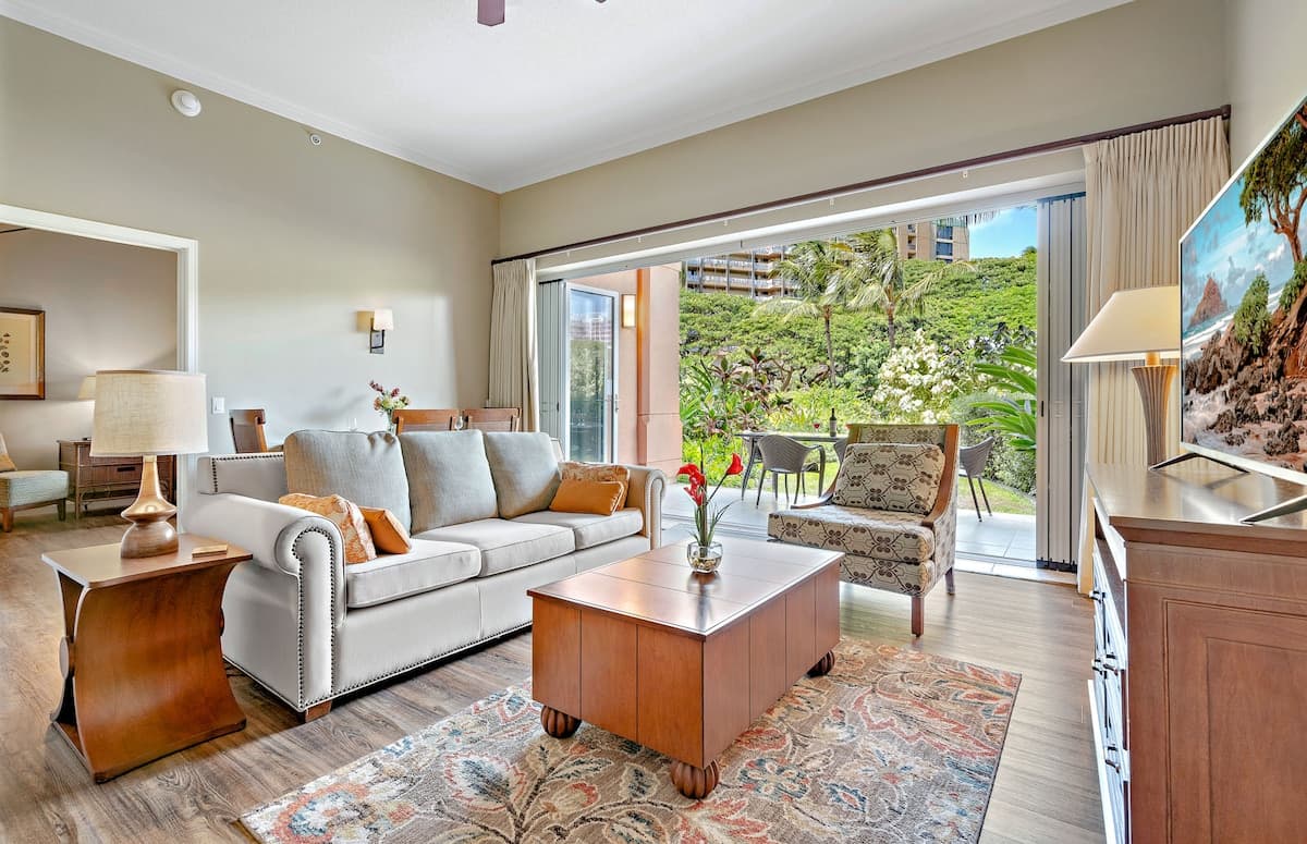 Condo in Lahaina · ★4.84 · 1 bedroom · 2 beds · 1 bath - Photo 1