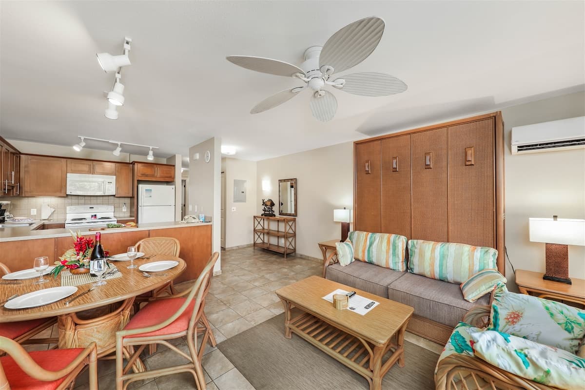 Condo in Kapaa · ★4.69 · 1 bedroom · 1 bed · 1 shared bath - Photo 1