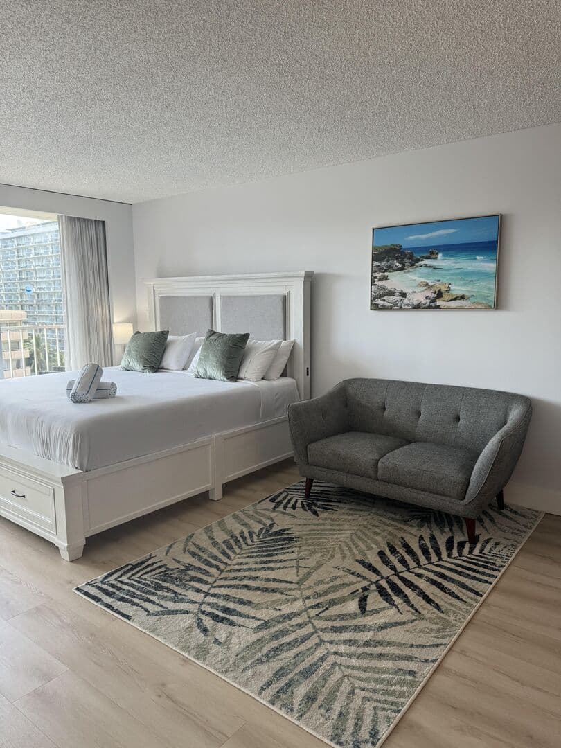 Condo in Honolulu · ★4.84 · 1 bedroom · 1 bed · 1 private bath - Photo 4