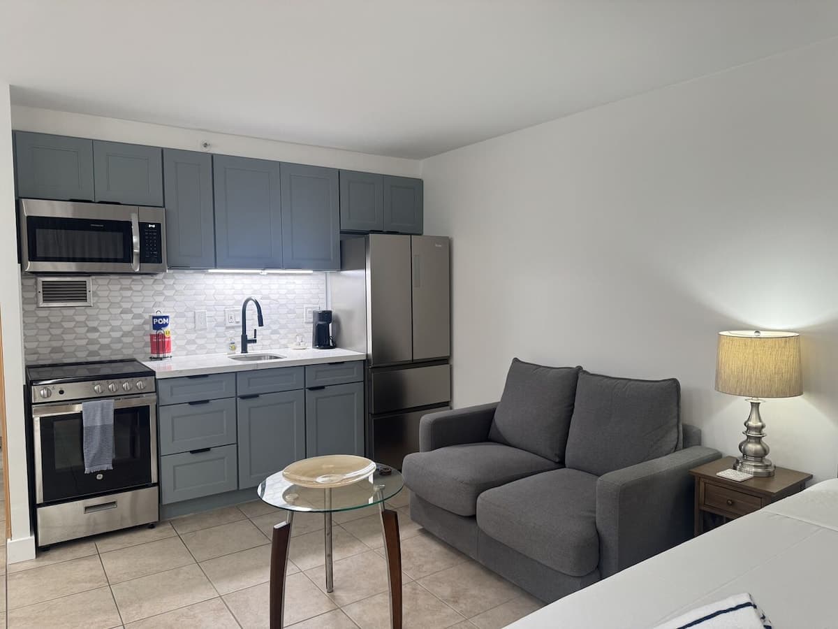 Condo in Honolulu · ★4.85 · 1 bedroom · 1 bed · 1 private bath - Photo 1