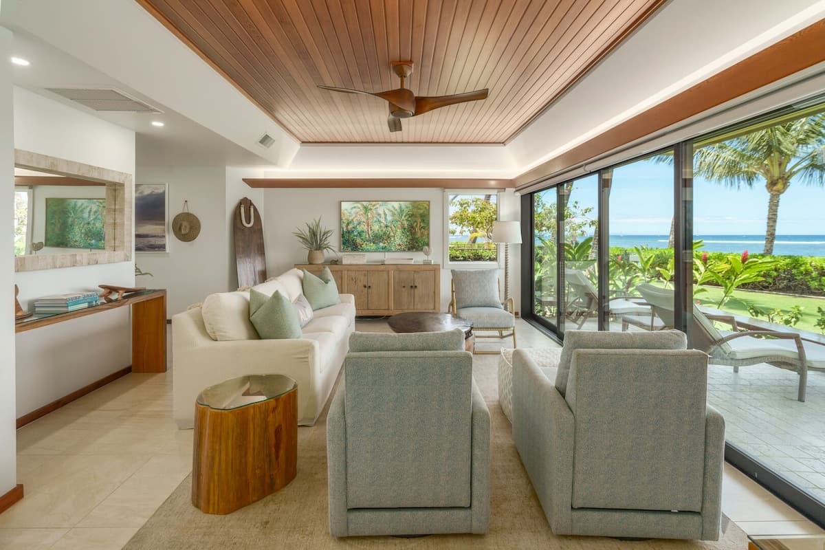 Condo in Lahaina · ★5.0 · 3 bedrooms · 4 beds · 2 baths - Photo 2