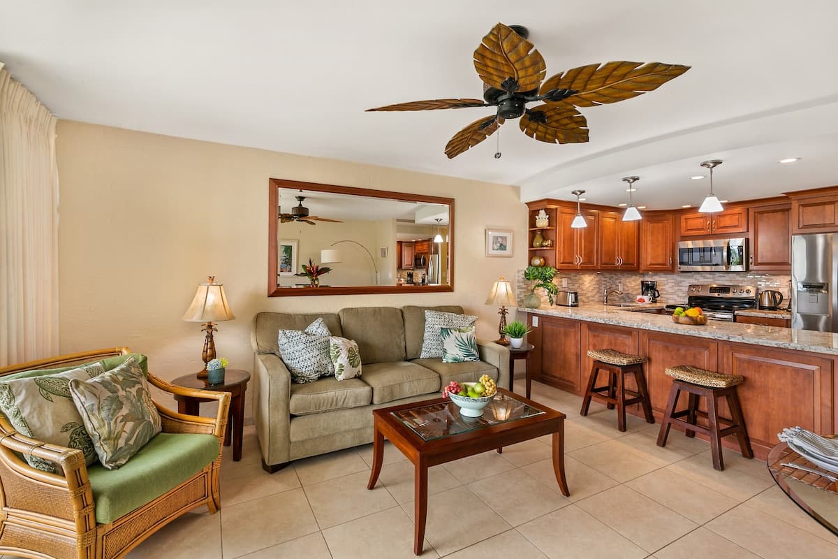 Condo in Lahaina · ★4.75 · 1 bedroom · 2 beds · 1 bath - Photo 3