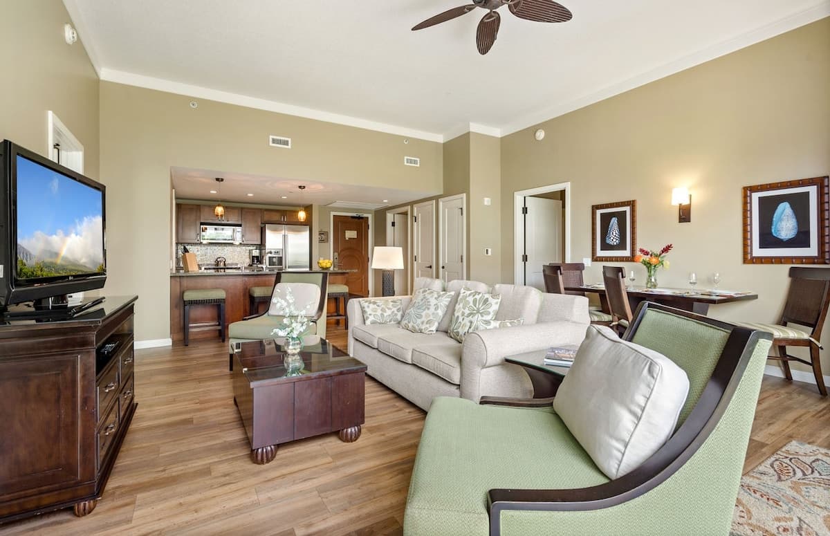 Condo in Lahaina · ★5.0 · 2 bedrooms · 3 beds · 2 baths - Photo 4