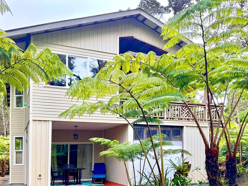 Home in Volcano · ★4.94 · 2 bedrooms · 2 beds · 2 baths - Photo 2
