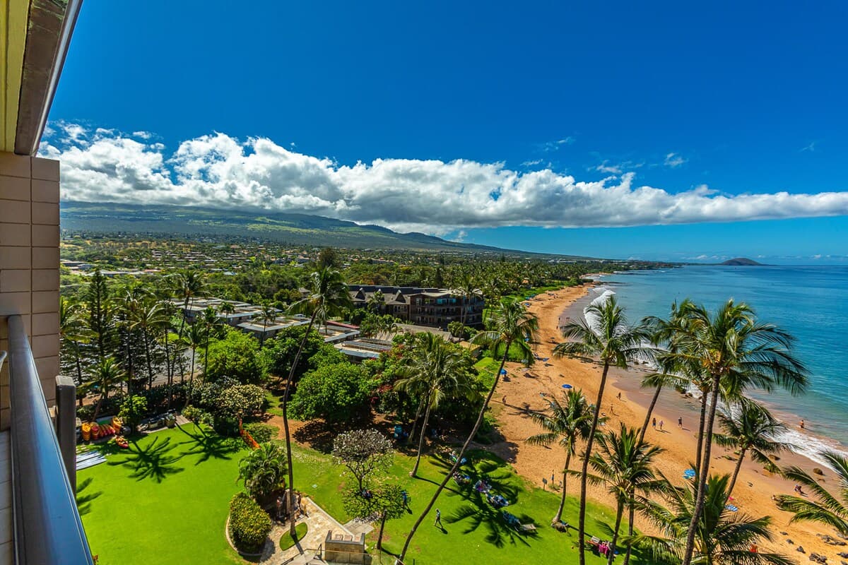 Condo in Kihei · ★4.62 · 2 bedrooms · 3 beds · 2 baths - Photo 2