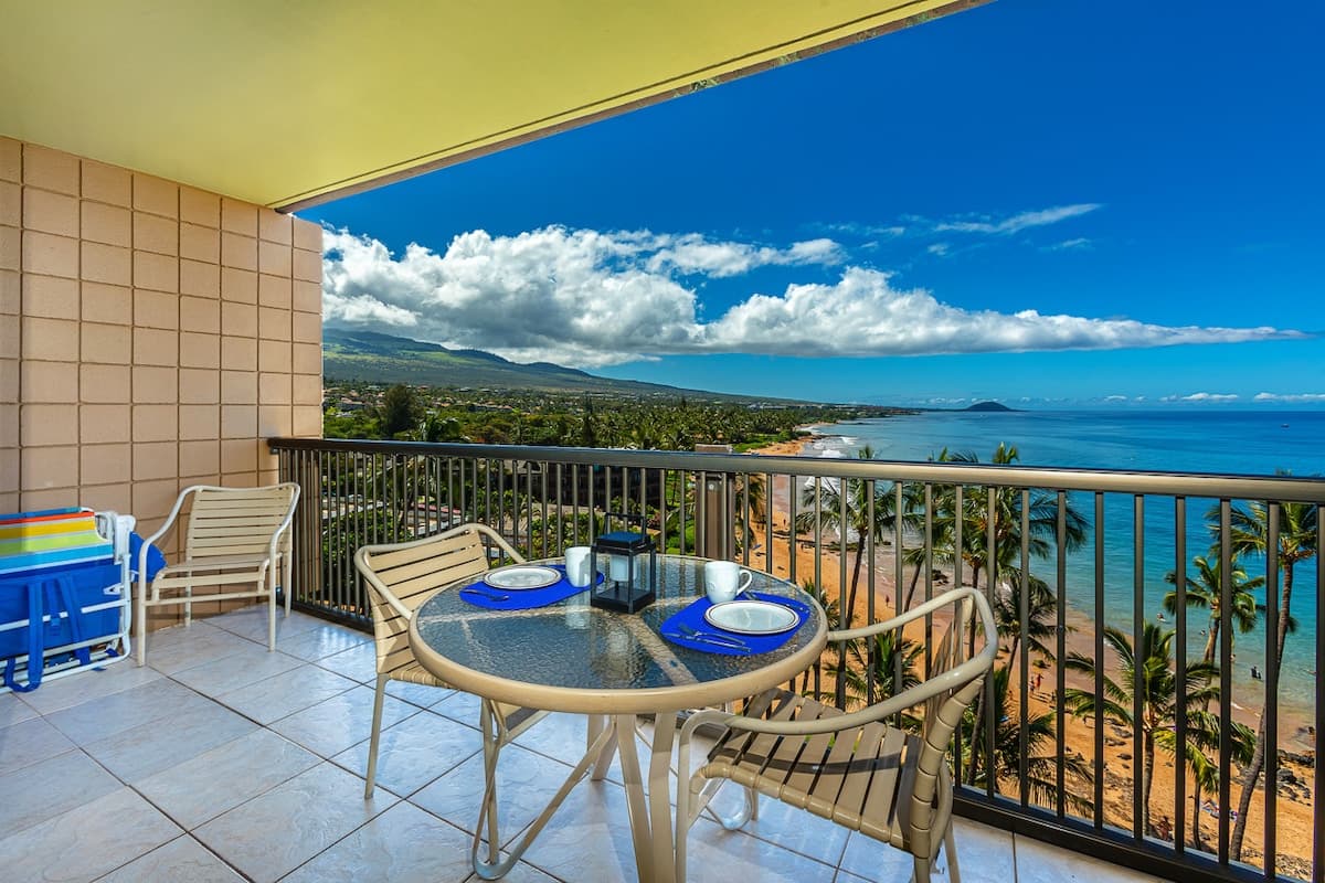 Condo in Kihei · ★4.62 · 2 bedrooms · 3 beds · 2 baths - Photo 3