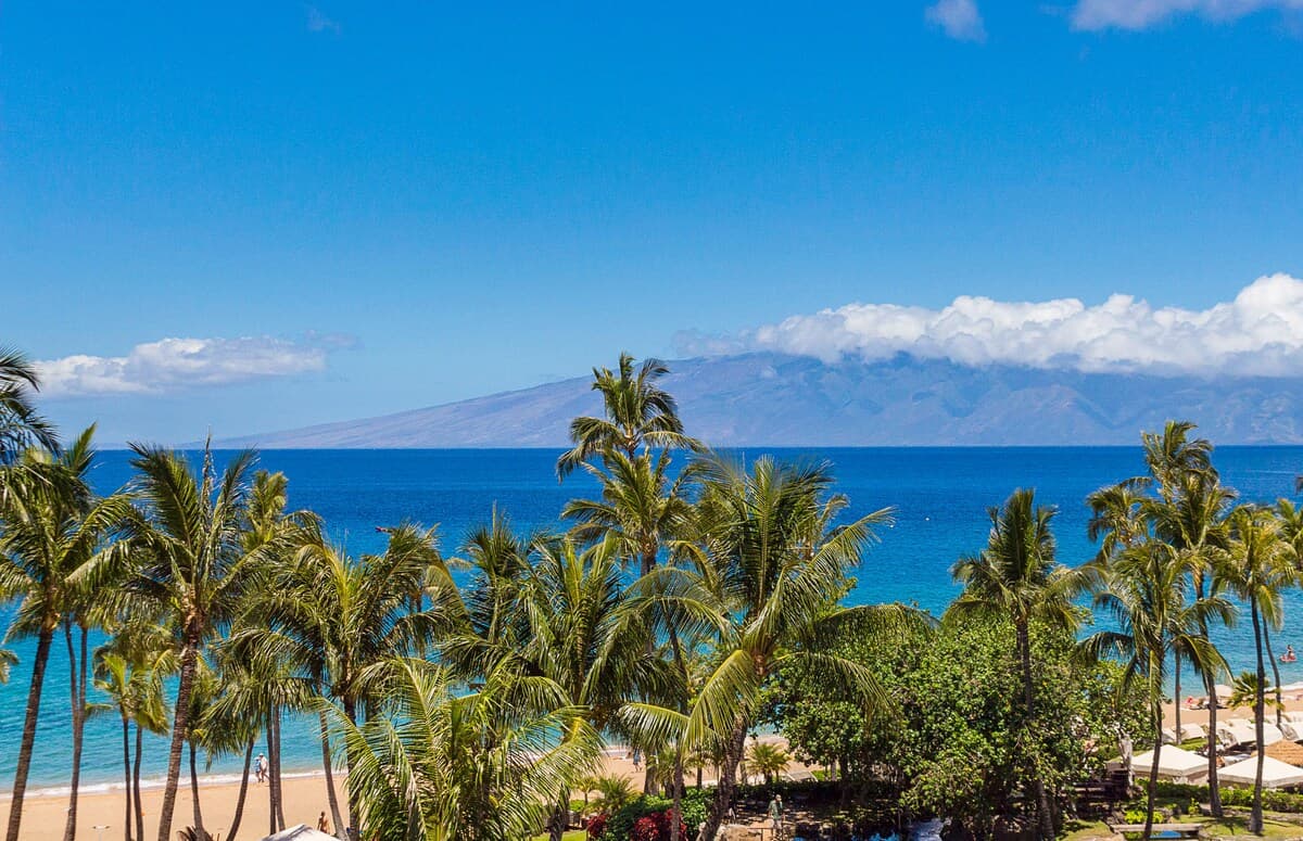Condo in Lahaina · ★5.0 · 4 bedrooms · 6 beds · 4 baths - Photo 1