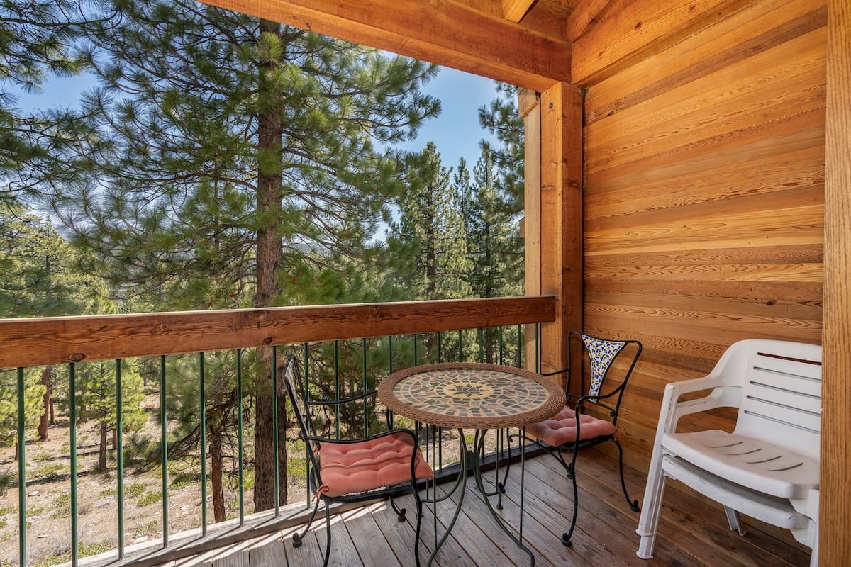 Dog-Friendly Gold Bend Condo, Steps to Shuttle - Photo 5
