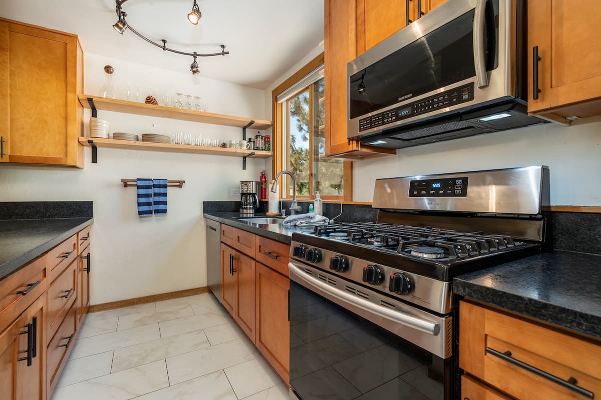 Dog-Friendly Gold Bend Condo, Steps to Shuttle - Photo 2