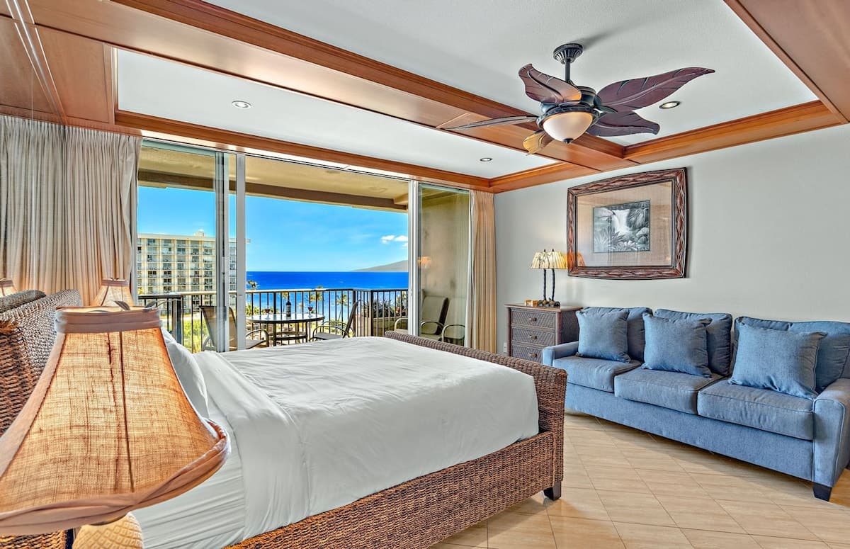Condo in Lahaina · ★4.7 · Studio · 2 beds · 1 bath - Photo 5