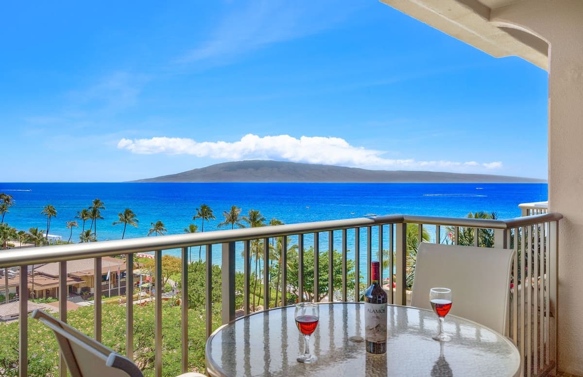 Condo in Lahaina · ★4.7 · Studio · 2 beds · 1 bath - Photo 1