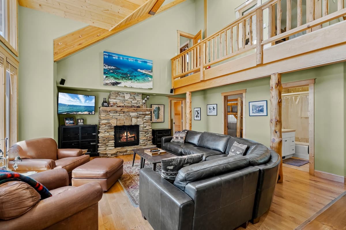 Tahoe Home with Lake View, Hot Tub & Quiet Rules - Photo 2
