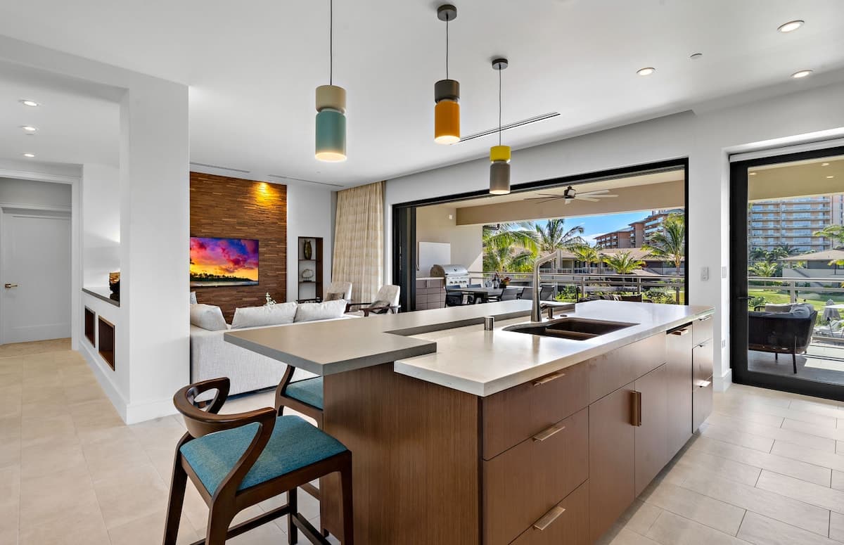 Condo in Lahaina · ★4.9 · 3 bedrooms · 4 beds · 3 baths - Photo 3