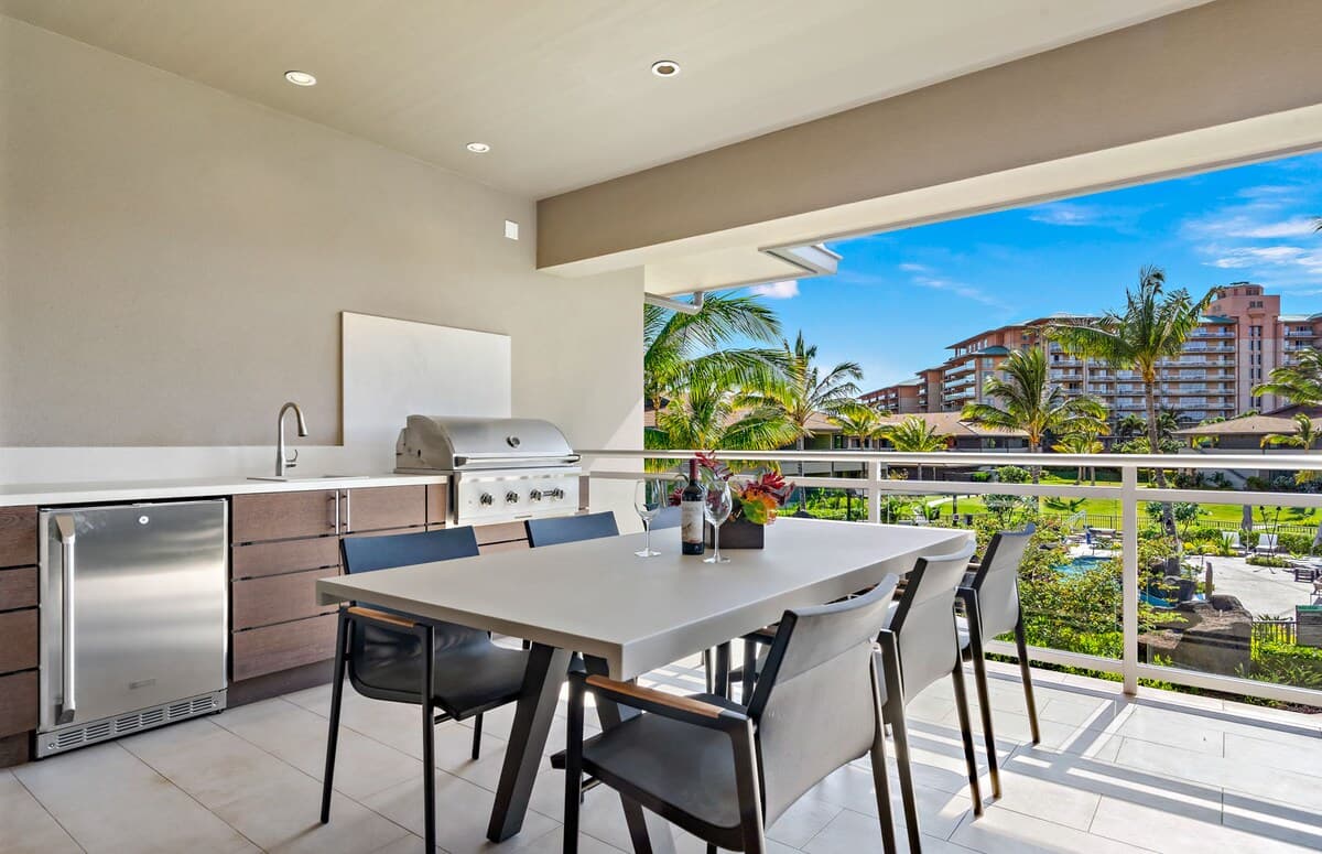 Condo in Lahaina · ★4.9 · 3 bedrooms · 4 beds · 3 baths - Photo 5