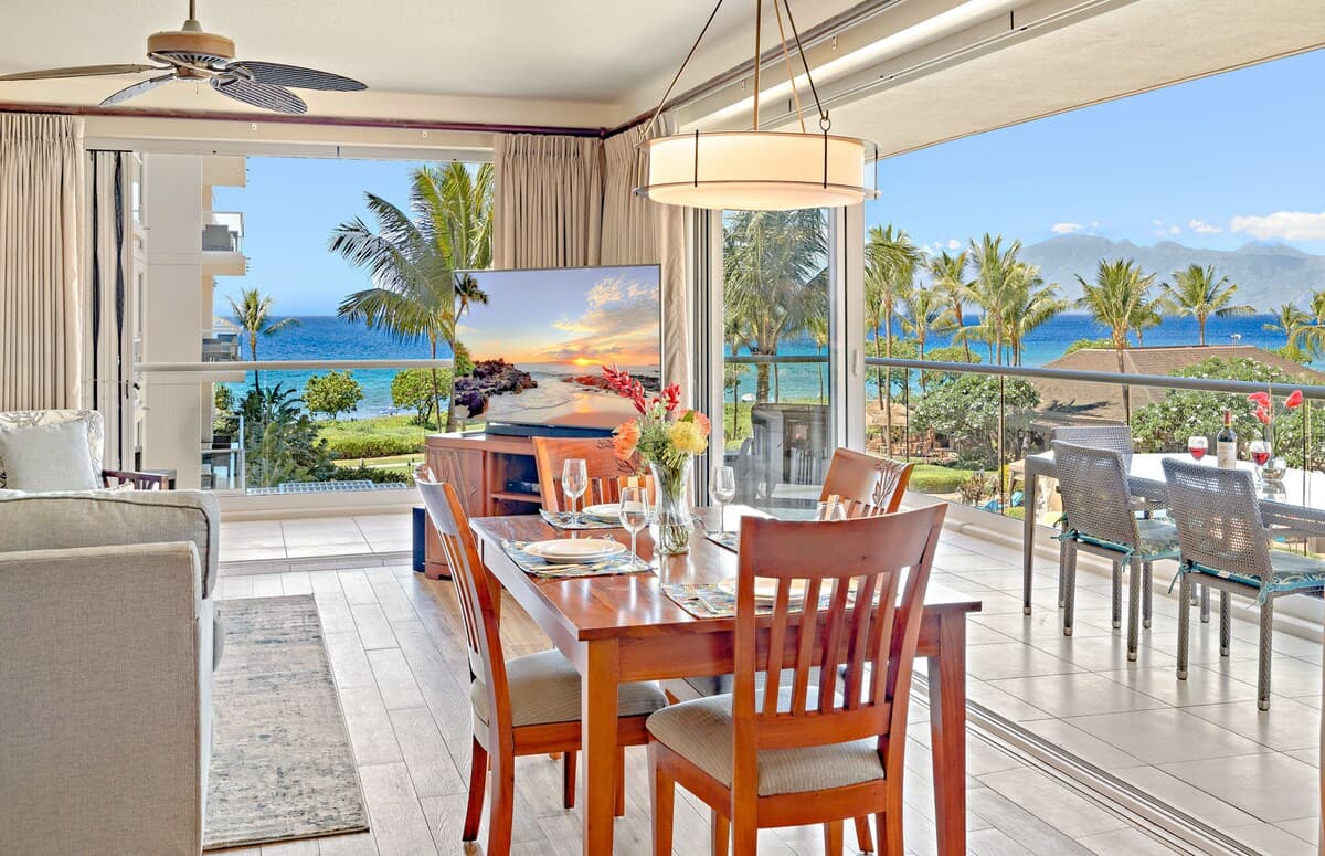 Condo in Lahaina · ★4.88 · 2 bedrooms · 3 beds · 2 baths - Photo 4